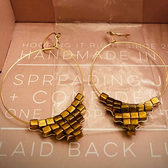 Sarah Briggs 14k Gold-Filled Hoops - Picture 2 of 8